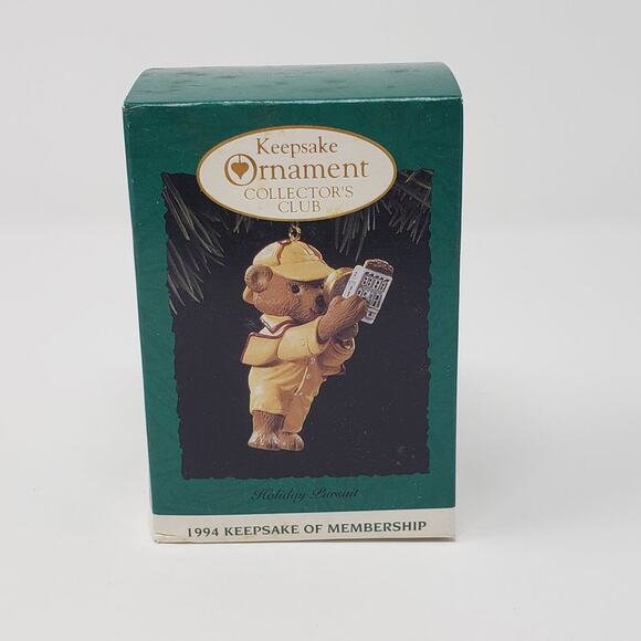 1994 Hallmark Holiday Pursuit Handcrafted Keepsake Christmas Ornament. - Picture 1 of 8